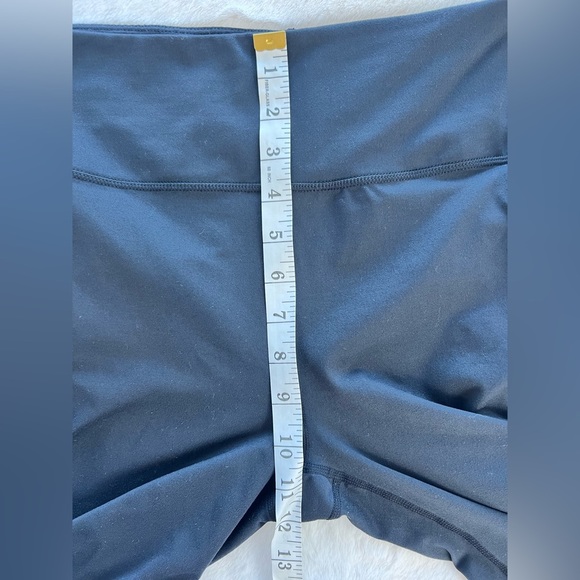 Free People Movement Infinity Crop Cutout Leggings in black Size Large - Picture 9 of 11